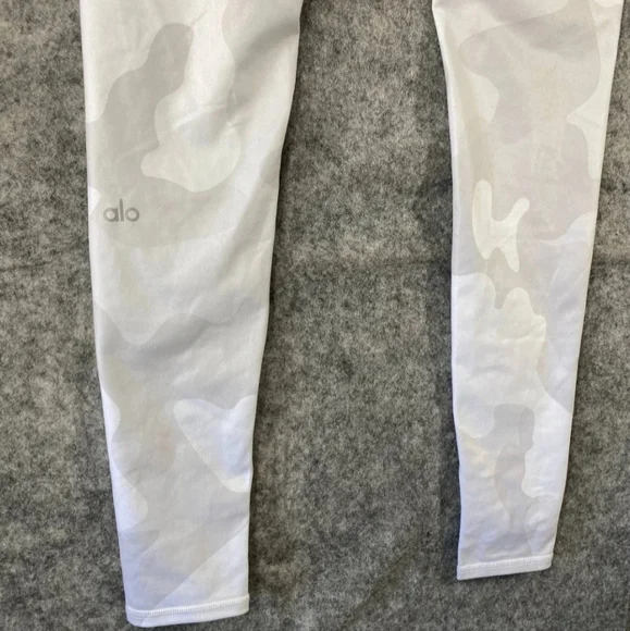 White Camo Alo Yoga Leggings - Picture 5 of 6